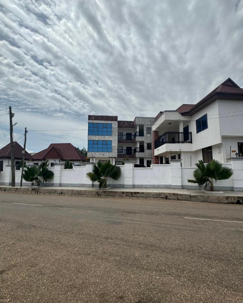Baffour Apartments Adiebeba 외부 사진